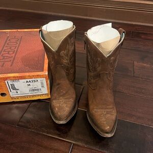 Corral Women's Brown western Boots size 9